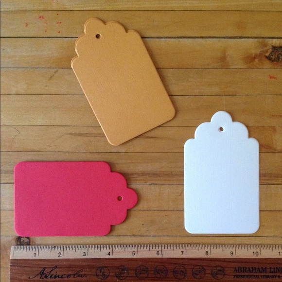 Tags - Picture 3 of 11